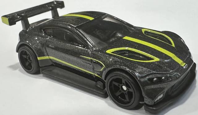 Aston Martin Vantage GTE