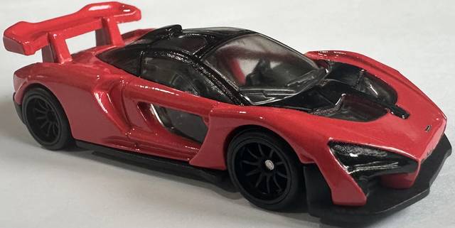McLaren Senna