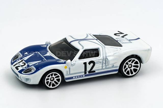 Ford GT-40