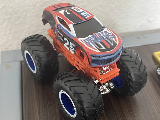 '18 Chevy Camaro SS (Monster Truck)